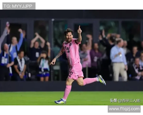 斜眼足球明星背后的故事与成就揭秘,谁才是这项运动的传奇人物 斜眼足球明星背后的故事与成就揭秘,谁才是这项运动的传奇人物