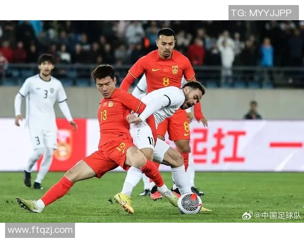 南京足球队在世界锦标赛中的默契配合与战术分析 南京足球队在世界锦标赛中的默契配合与战术分析