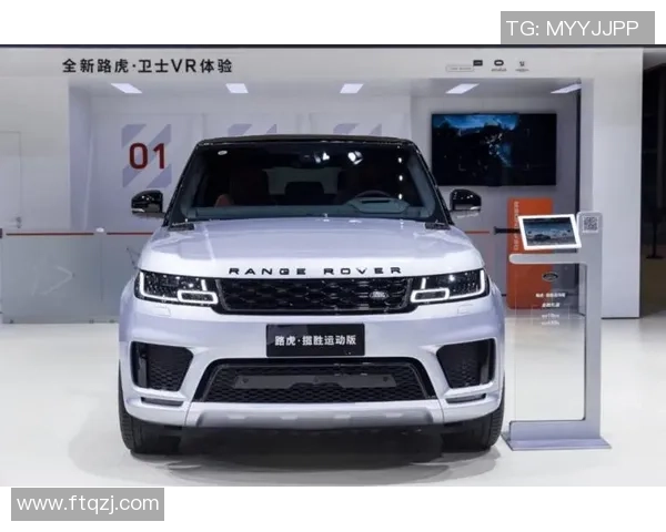 足球明星与路虎卫士的完美结合展现运动与豪华的极致魅力 足球明星与路虎卫士的完美结合展现运动与豪华的极致魅力